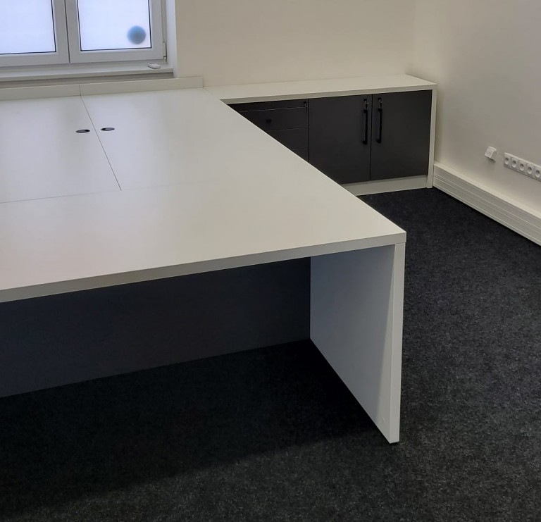 Kancelářský nábytek