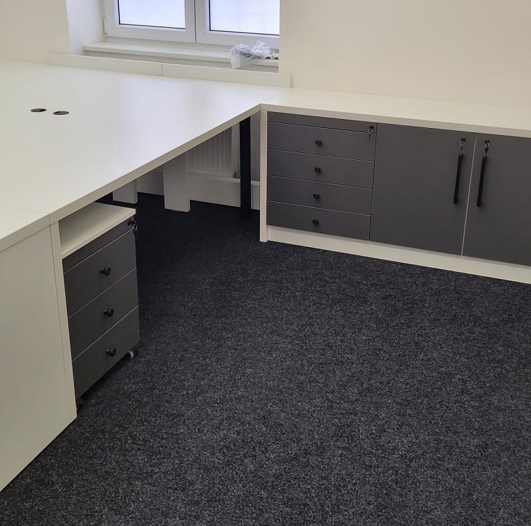 Kancelářský nábytek